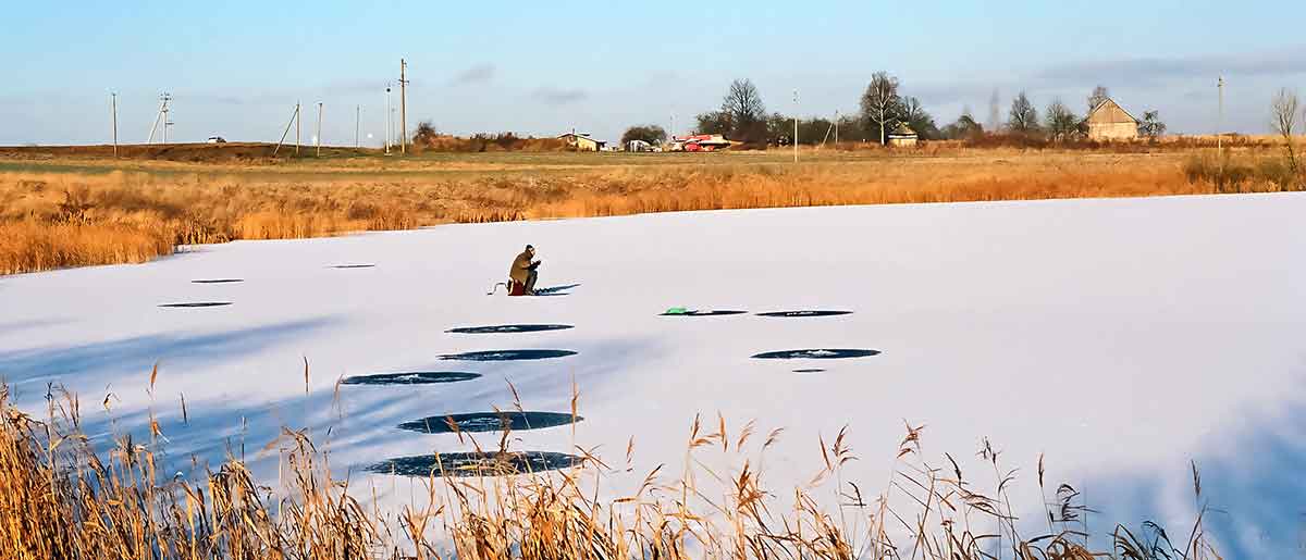 Plakių žūklė vasarį ir pavasarėjant