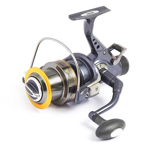 Dugninei geriausia parinkti tokią ritę kaip „Salmo Diamond Baitfeeder“ su gana sekliu būgneliu ir didele traukos galia Dugninei geriausia parinkti tokią ritę kaip „Salmo Diamond Baitfeeder“ su gana sekliu būgneliu ir didele traukos galia